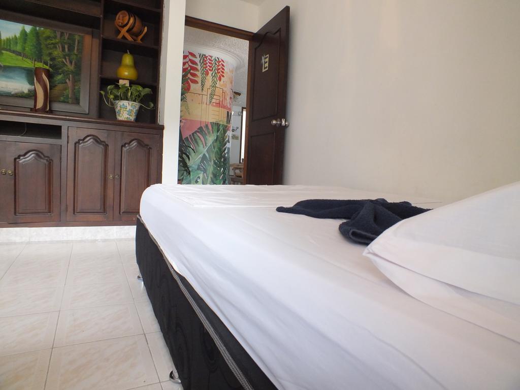 Hostal Casa Paraiso Medellín Pokój zdjęcie